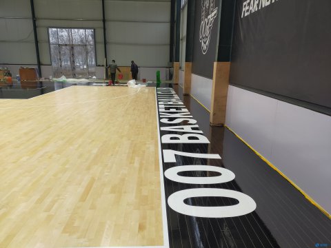 地?zé)嵝腕w育館楓木運(yùn)動地板施工注意事項(xiàng)